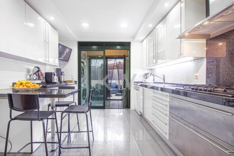 Apartamento T5 para Venda em Lumiar Foto 12