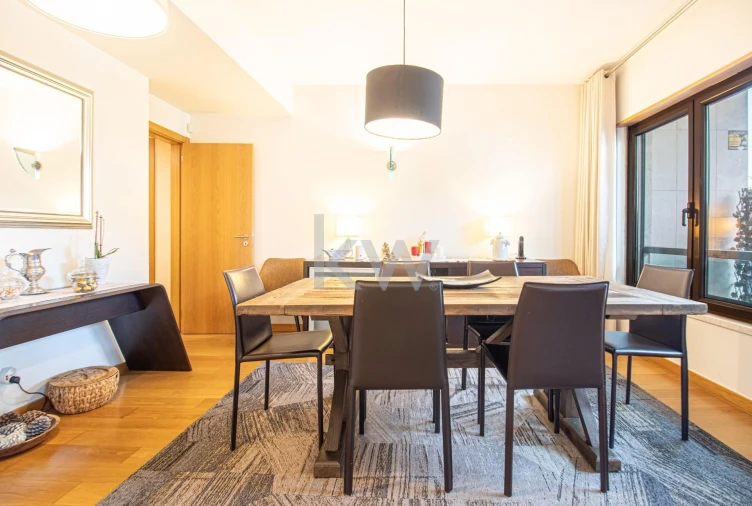 Apartamento T5 para Venda em Lumiar Foto 9