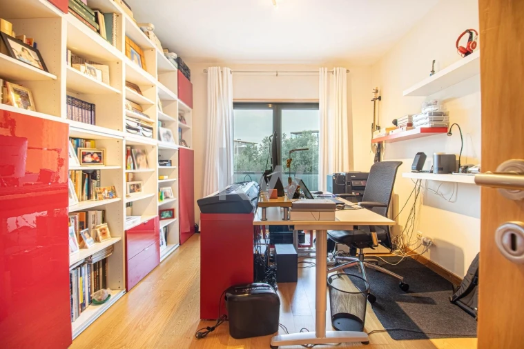 Apartamento T5 para Venda em Lumiar Foto 37
