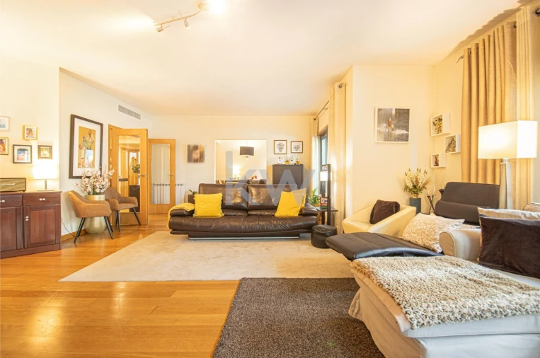 Apartamento T5 para Venda em Lumiar Foto 7