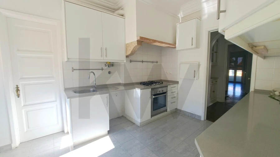 Apartamento T4 para Arrendamento em Estrela Foto 14