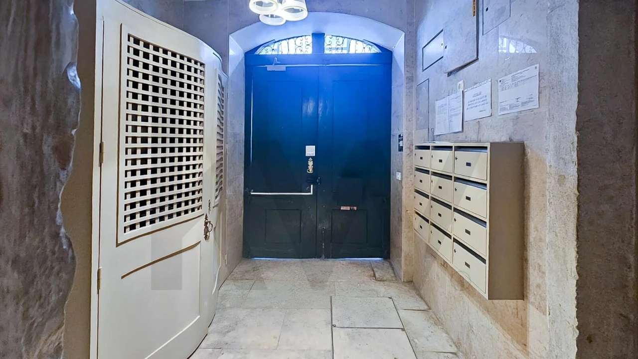 Apartamento T2 para Arrendamento em Santa Maria Maior Foto 23