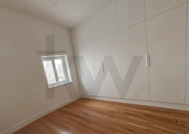 Apartamento T4 para Venda em Santa Maria Maior