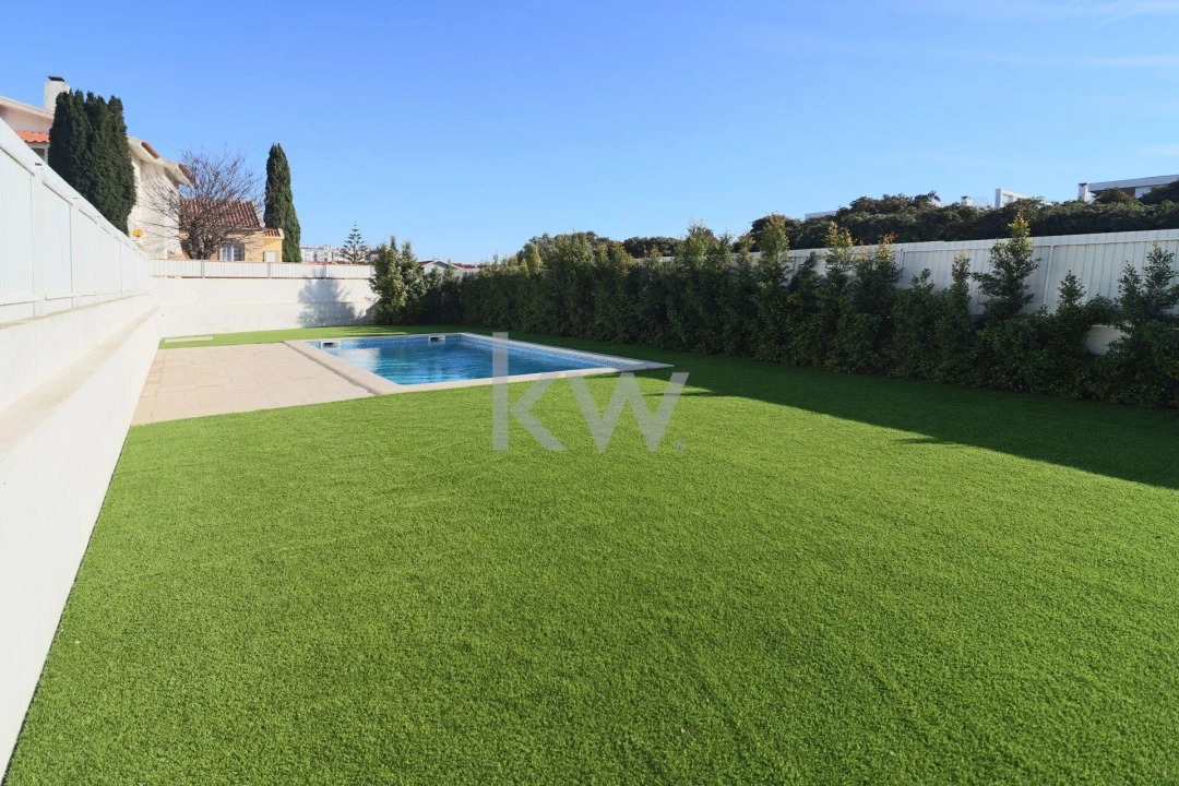 Moradia T4 para Venda em Carnaxide e Queijas Foto 29