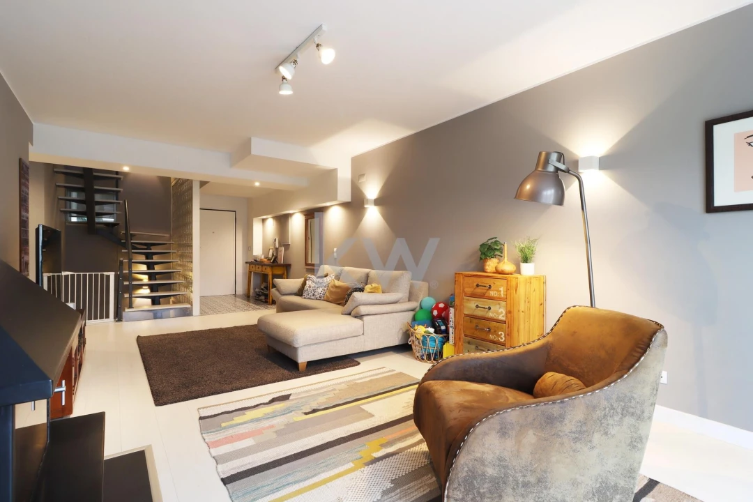 Moradia T4 para Venda em Carnaxide e Queijas Foto 8