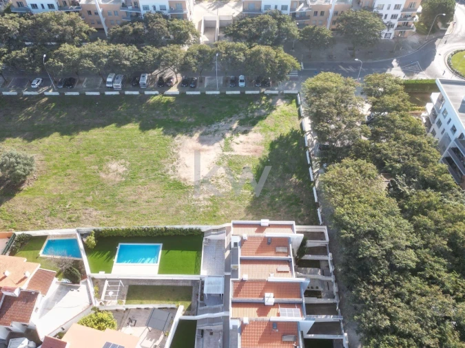 Moradia T4 para Venda em Carnaxide e Queijas Foto 24