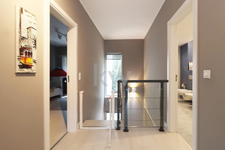 Moradia T4 para Venda em Carnaxide e Queijas Foto 18