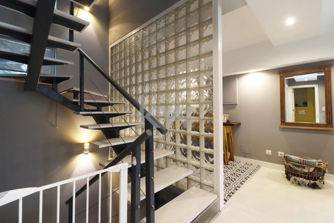 Moradia T4 para Venda em Carnaxide e Queijas Foto 10