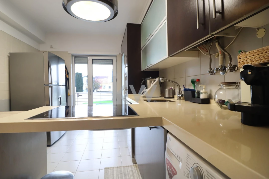 Moradia T4 para Venda em Carnaxide e Queijas Foto 1