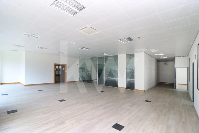 Escritório para Arrendamento em São João das Lampas e Terrugem Foto 9