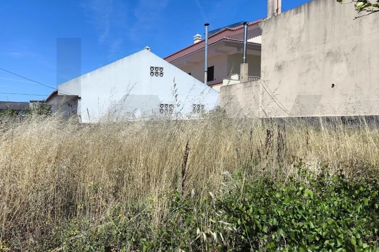 Terreno para Venda em Pontinha e Famões Foto 10