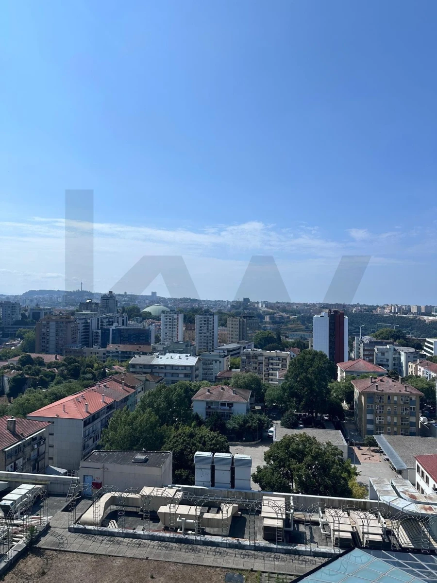 Escritório para Venda em Lordelo do Ouro e Massarelos Foto 9