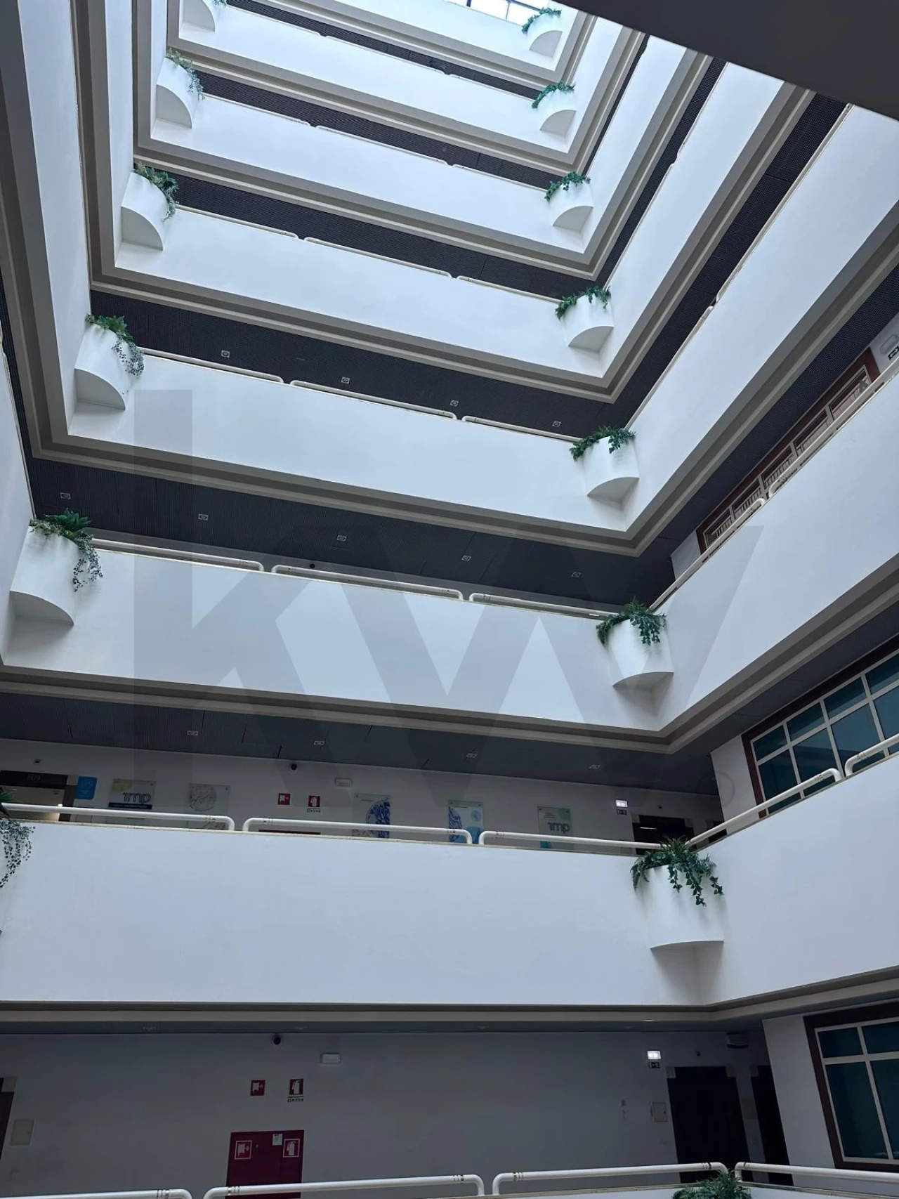 Escritório para Venda em Lordelo do Ouro e Massarelos Foto 7