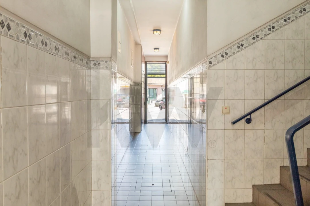 Loja para Arrendamento em Mafamude e Vilar do Paraíso Foto 4