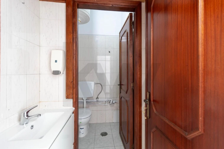 Loja para Arrendamento em Mafamude e Vilar do Paraíso Foto 15