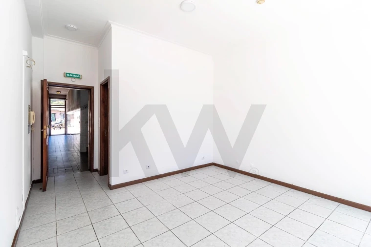 Loja para Arrendamento em Mafamude e Vilar do Paraíso Foto 9