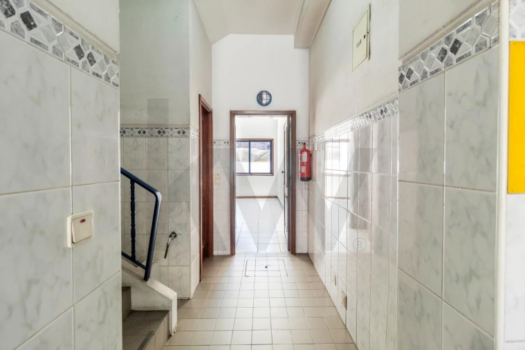 Loja para Arrendamento em Mafamude e Vilar do Paraíso Foto 3