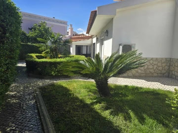 Moradia T6 para Venda em Amora