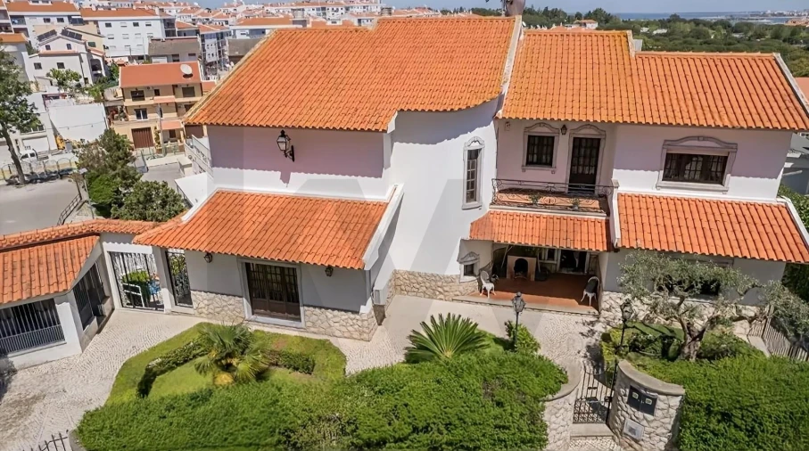 Moradia T6 para Venda em Amora Foto 36