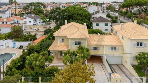 Moradia T4 para Venda em Corroios