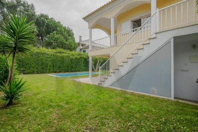 Moradia T4 para Venda em Corroios