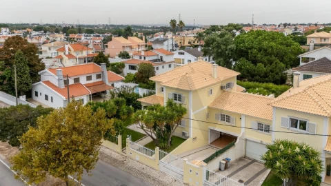 Moradia T4 para Venda em Corroios