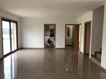 Moradia T11 para Venda em Corroios