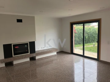 Moradia T11 para Venda em Corroios