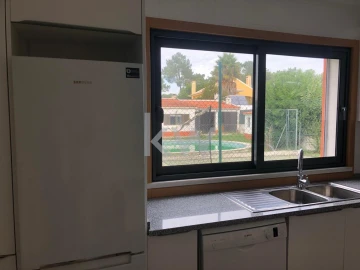 Moradia T11 para Venda em Corroios