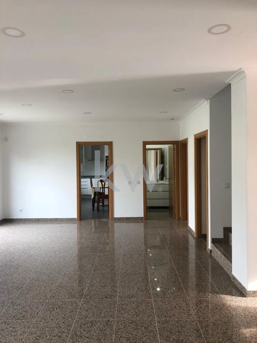 Moradia T11 para Venda em Corroios Foto 17