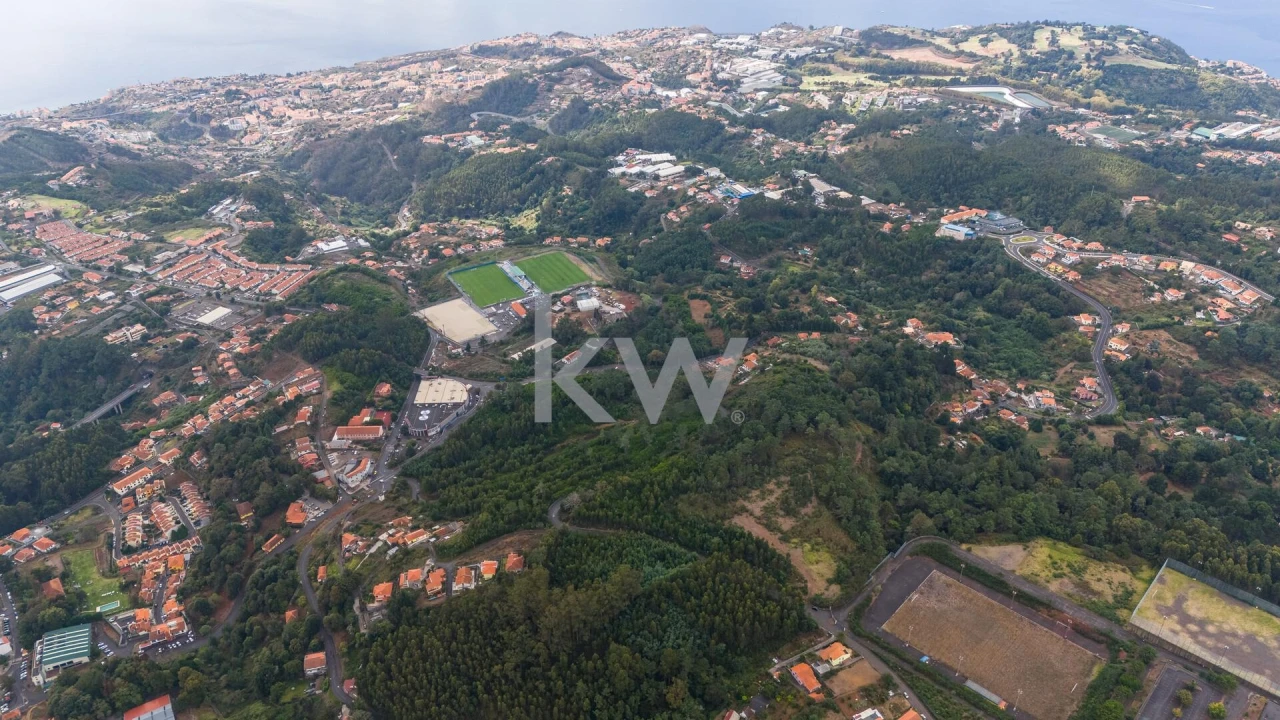 Terreno para Venda em Camacha Foto 2