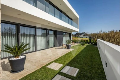 Moradia T3 para Venda em São Felix da Marinha
