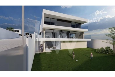 Moradia T3 para Venda em São Felix da Marinha