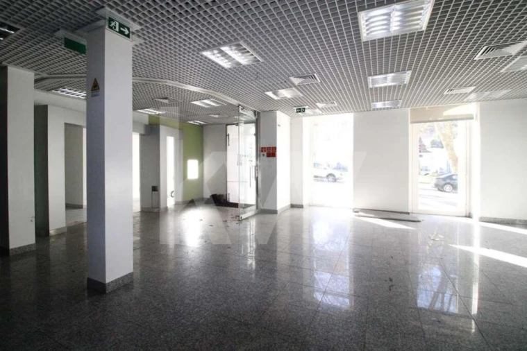 Loja para Venda em São Martinho do Bispo e Ribeira de Frades Foto 2