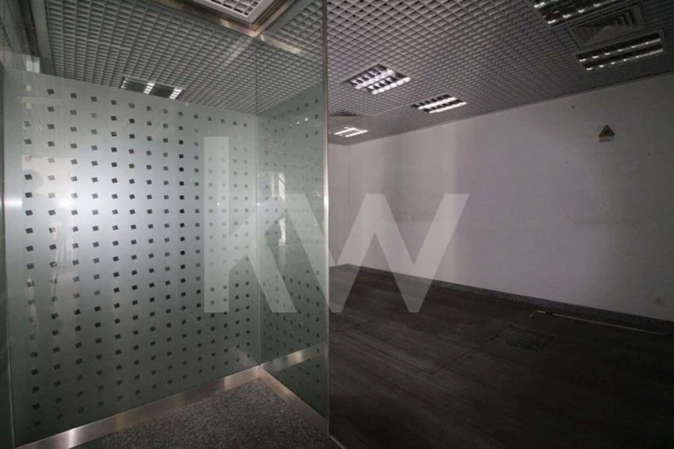 Loja para Venda em São Martinho do Bispo e Ribeira de Frades Foto 7