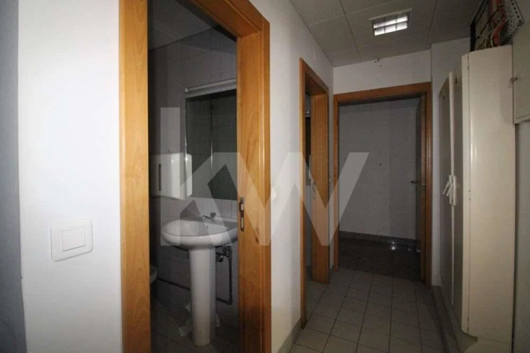 Loja para Venda em São Martinho do Bispo e Ribeira de Frades Foto 15