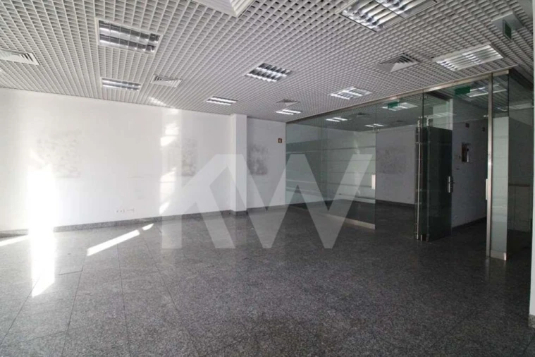 Loja para Venda em São Martinho do Bispo e Ribeira de Frades Foto 4