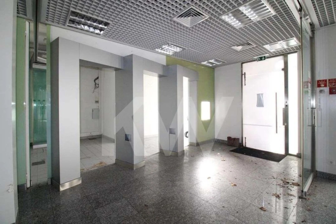 Loja para Venda em São Martinho do Bispo e Ribeira de Frades Foto 8