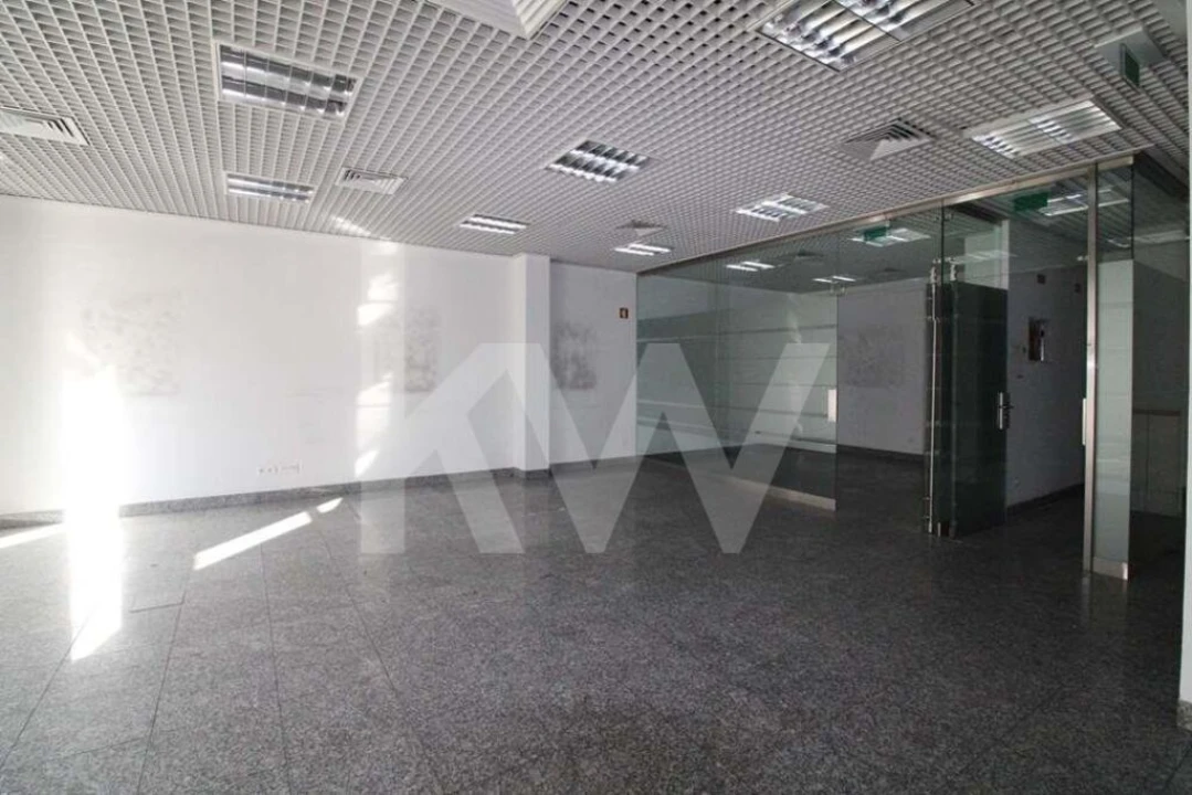 Loja para Venda em São Martinho do Bispo e Ribeira de Frades Foto 4