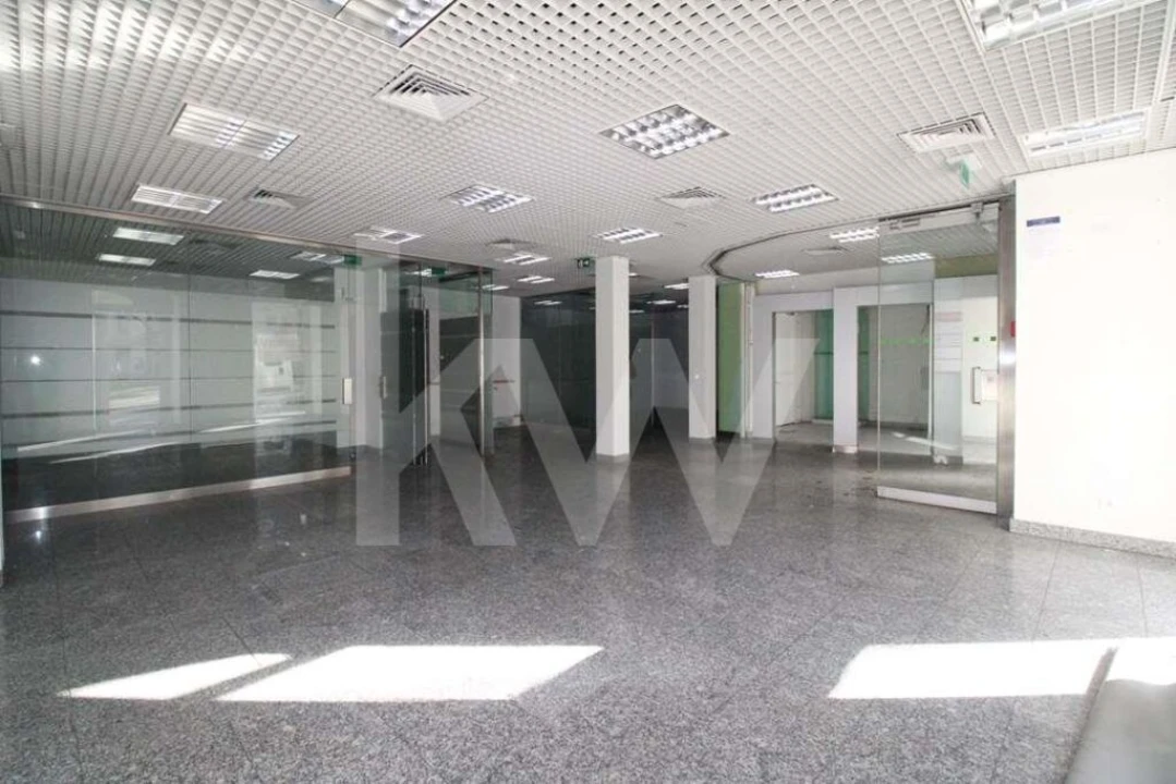 Loja para Venda em São Martinho do Bispo e Ribeira de Frades Foto 1