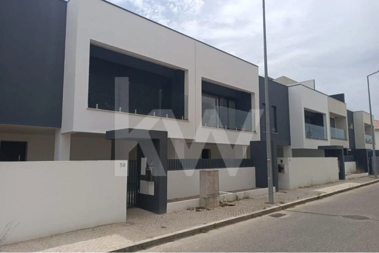 Moradia T3 para Venda em Caparica e Trafaria Foto 1