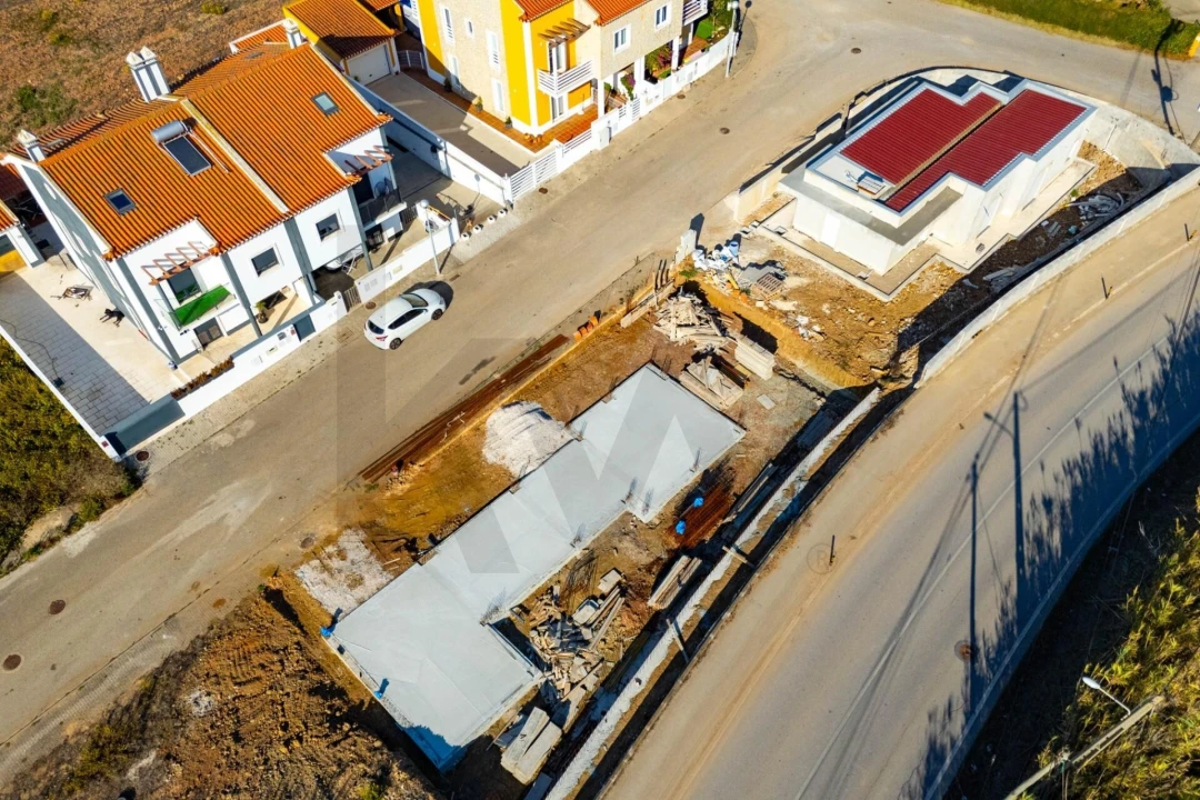 Moradia T4 para Venda em Encarnação Foto 15