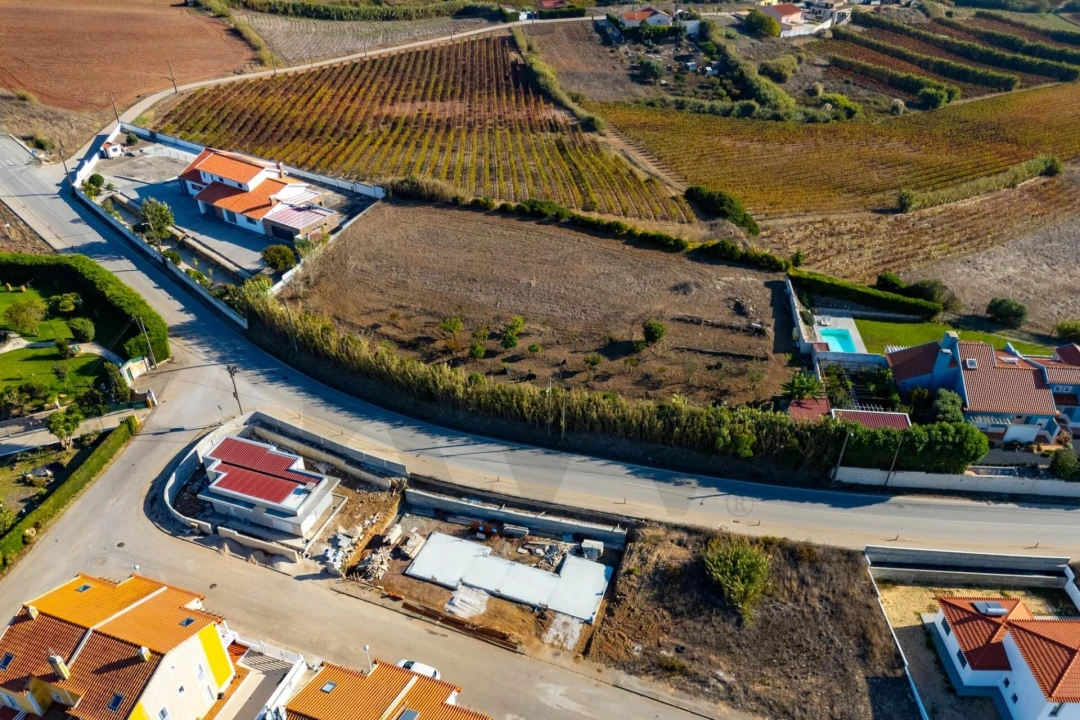 Moradia T4 para Venda em Encarnação Foto 12