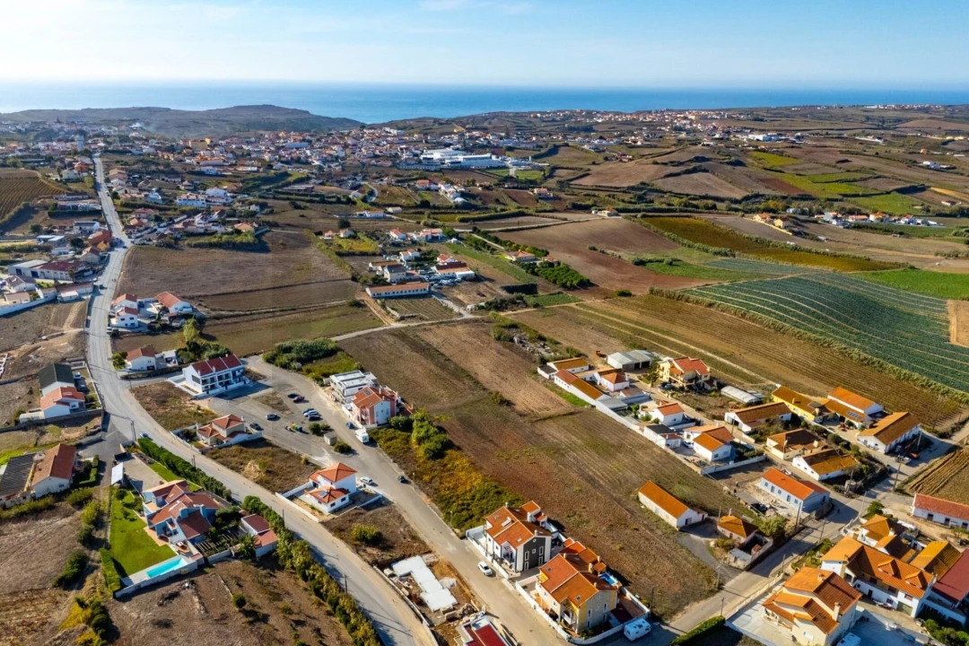 Moradia T4 para Venda em Encarnação Foto 10