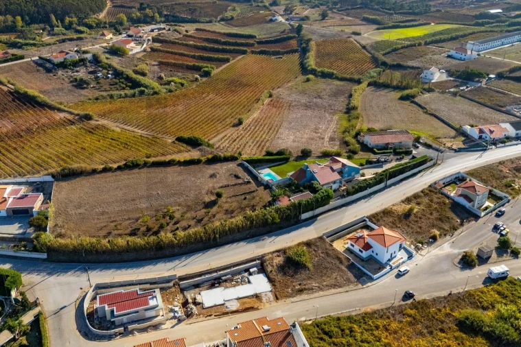 Moradia T4 para Venda em Encarnação Foto 18