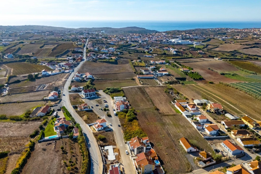 Moradia T4 para Venda em Encarnação Foto 11