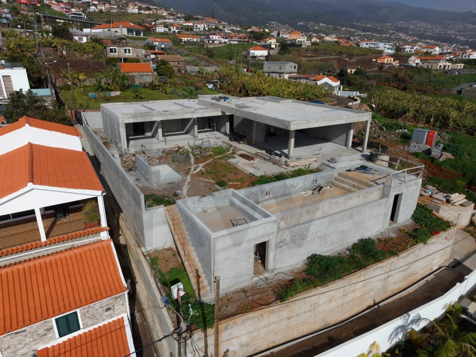 Moradia T3 para Venda em Arco da Calheta Foto 1