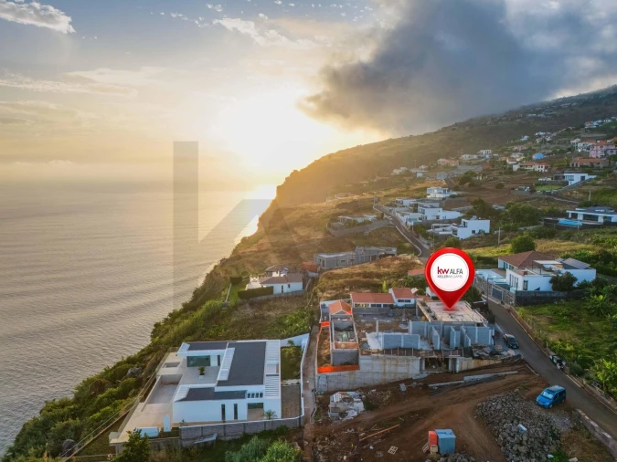 Moradia T3 para Venda em Arco da Calheta Foto 12