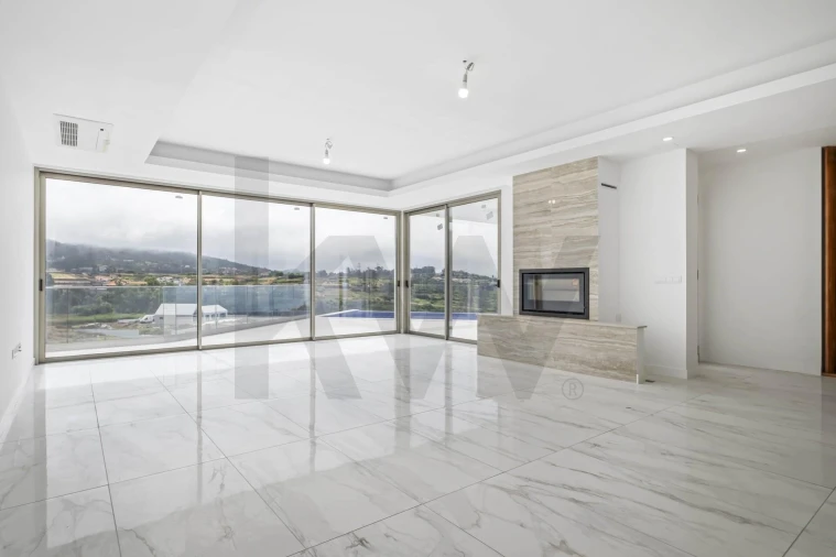 Moradia T3 para Venda em Fajã da Ovelha Foto 9