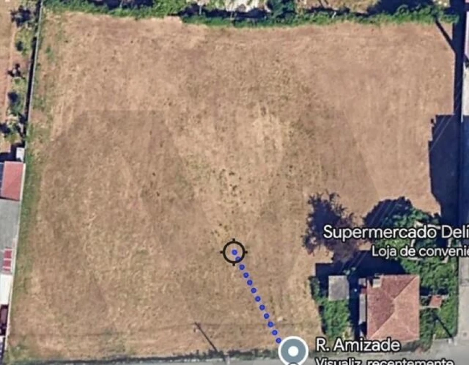 Terreno para Venda em Escapães Foto 1